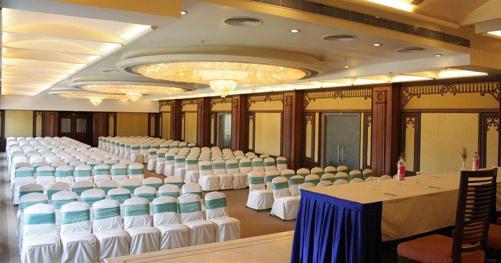 Hotel Atithi Pondicherry Bagian luar foto