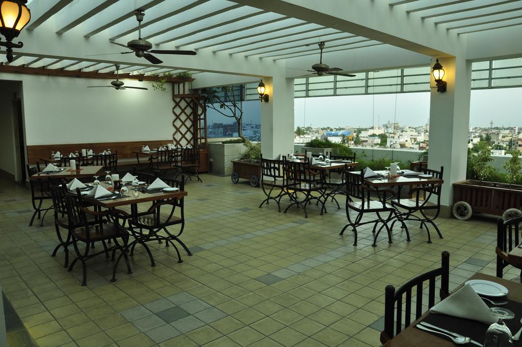 Hotel Atithi Pondicherry Bagian luar foto