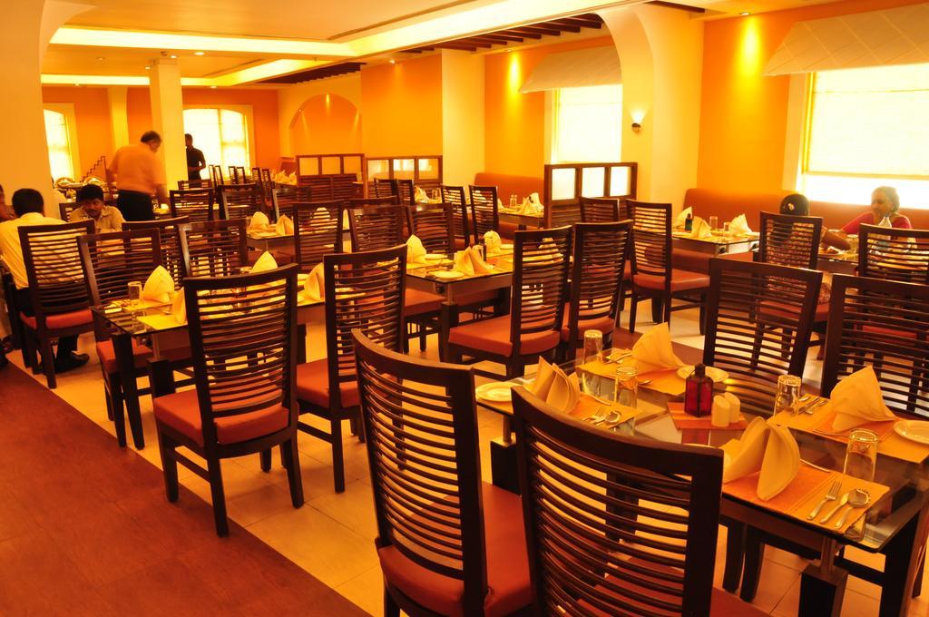 Hotel Atithi Pondicherry Bagian luar foto