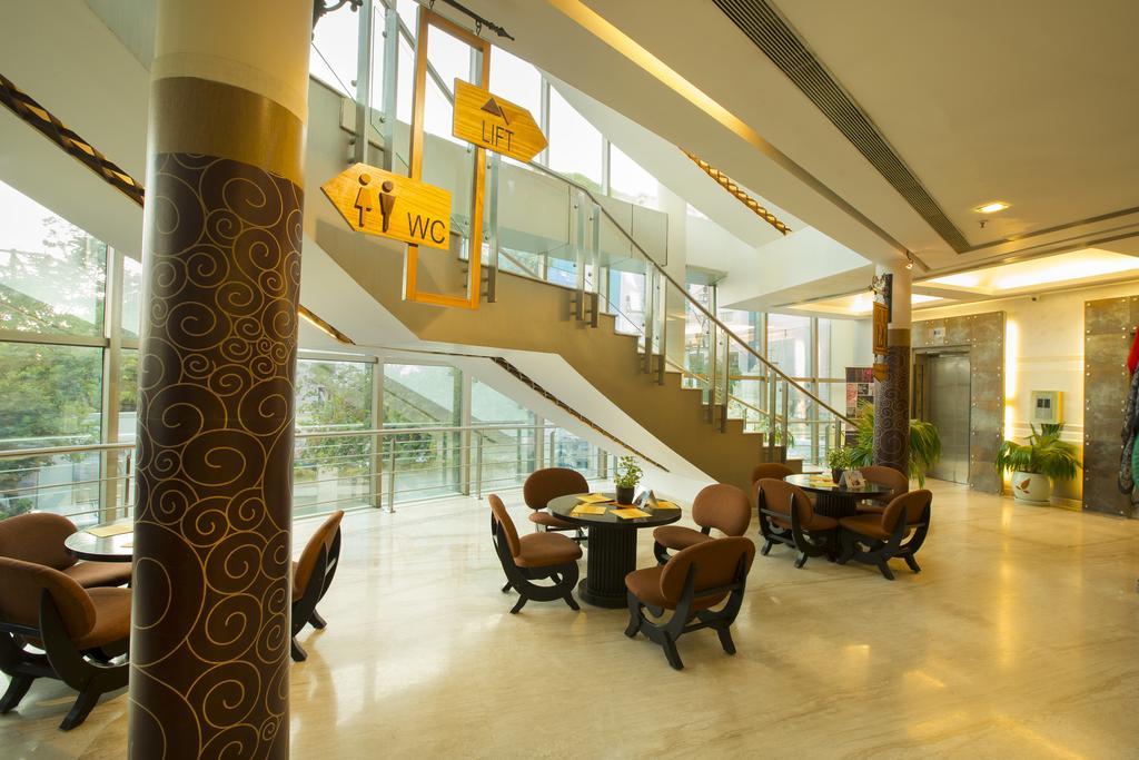 Hotel Atithi Pondicherry Bagian luar foto