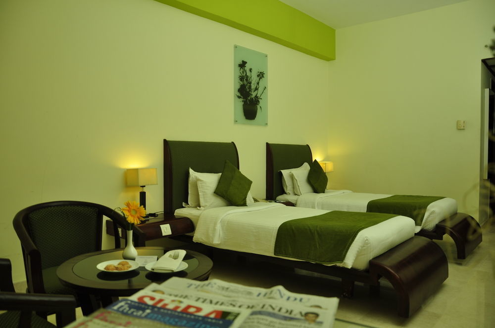 Hotel Atithi Pondicherry Bagian luar foto