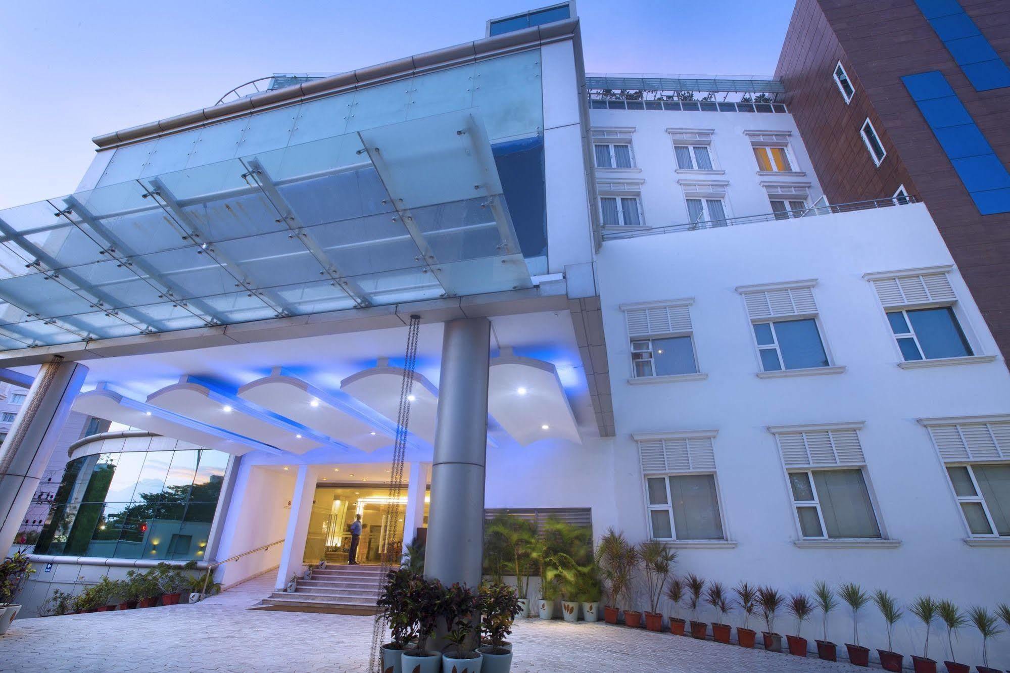 Hotel Atithi Pondicherry Bagian luar foto
